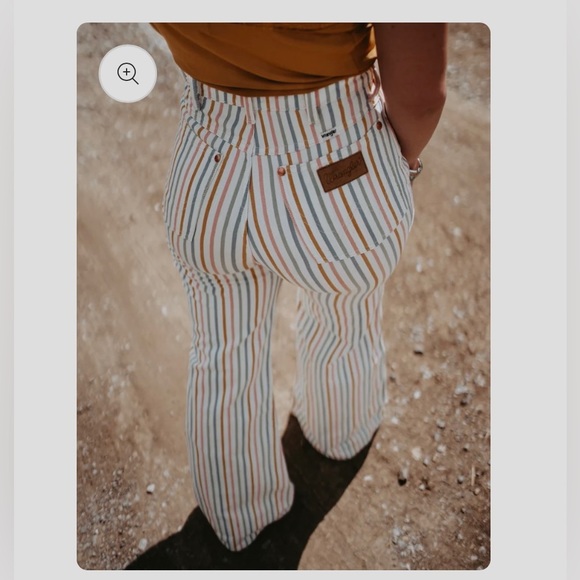 Wrangler Denim - 🌈Rainbow🌈 Wrangler Wanderer High Rise Flare - 28/34